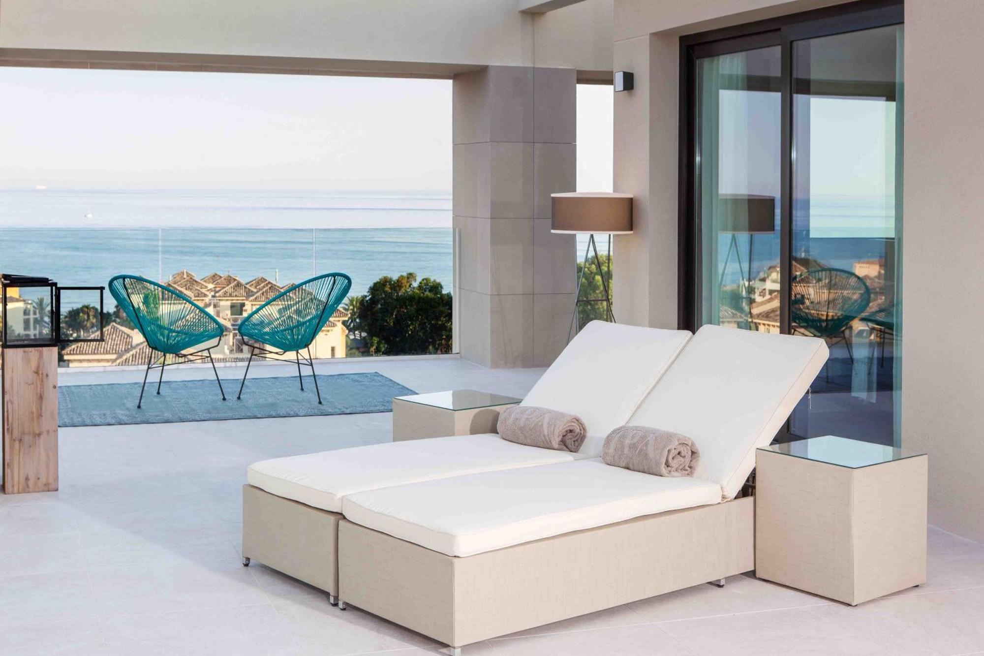 Don Carlos Marbella Luaran gambar A modern chaise longue