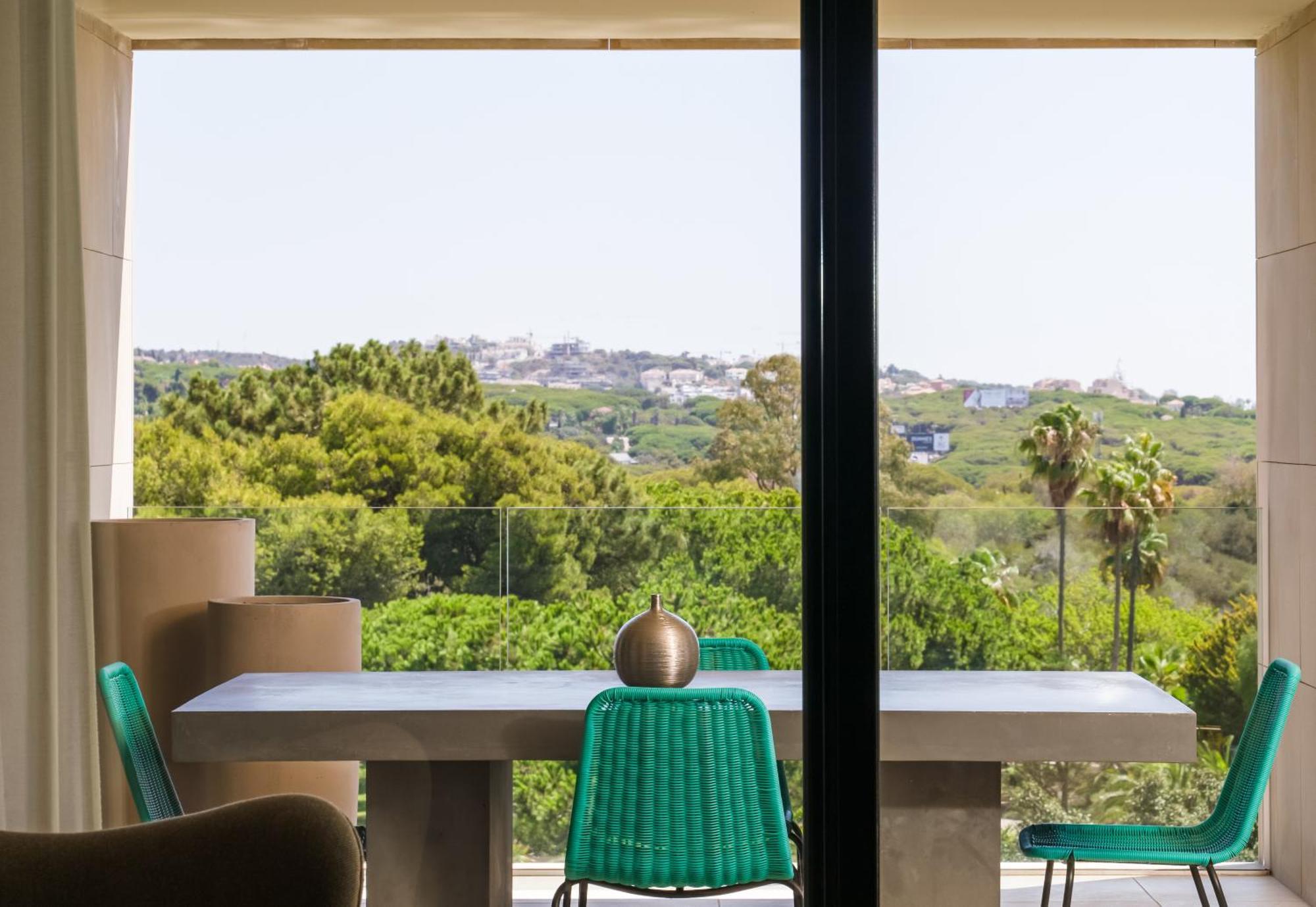 Don Carlos Marbella Luaran gambar View from the living room