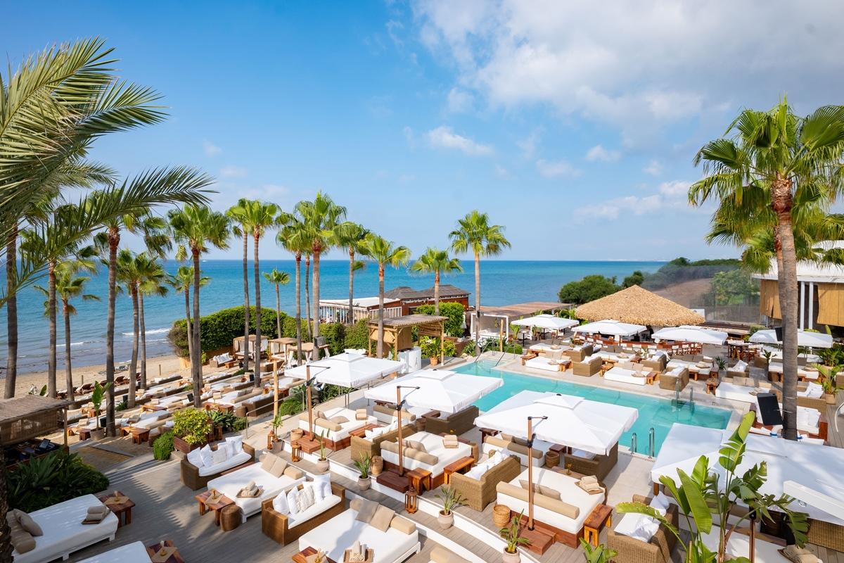 Don Carlos Marbella Luaran gambar The Beach Club at Nikki Beach Resort & Spa, Porto Cervo, Sardinia, Italy